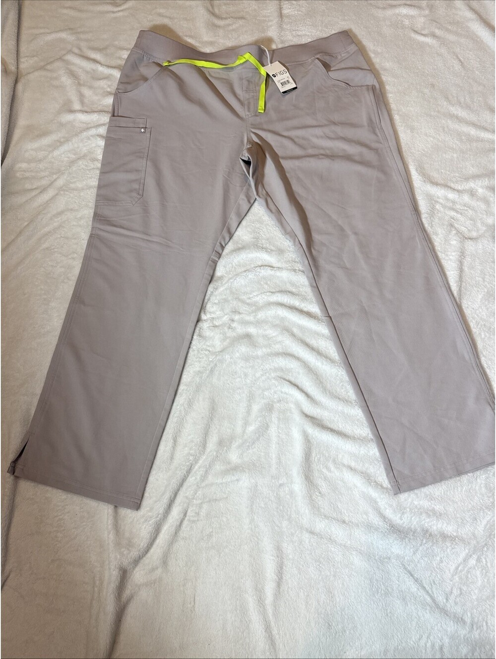FIGS Limited Edition Kade Cargo Taupe Scrub Pants Size XXL NWT (2103)